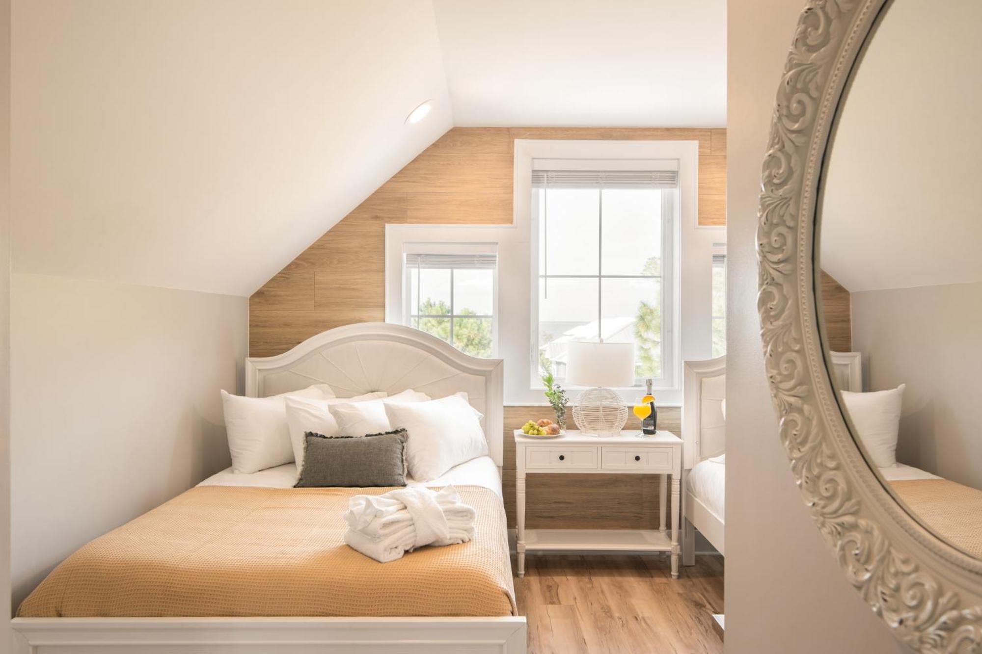 Edgewater By Avantstay Gorgeous Character Lakefront Home W Private Dock Ντέστιν Εξωτερικό φωτογραφία