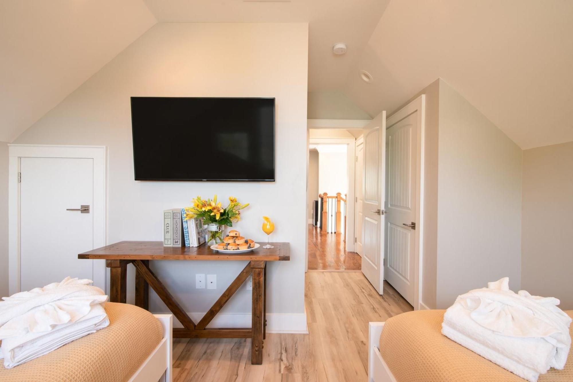 Edgewater By Avantstay Gorgeous Character Lakefront Home W Private Dock Ντέστιν Εξωτερικό φωτογραφία